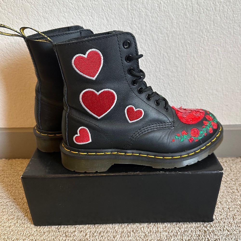 Dr. Martens Valentine Boot